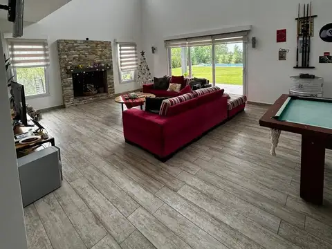 Casa en alquiler - 5 Dormitorios 3 Baños - San Vicente