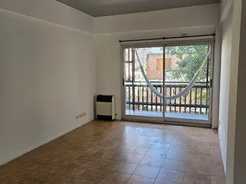 Alquiler Departamento 2 Ambientes C/Cochera Desc