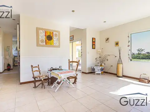 Casa en Venta con 1 cochera