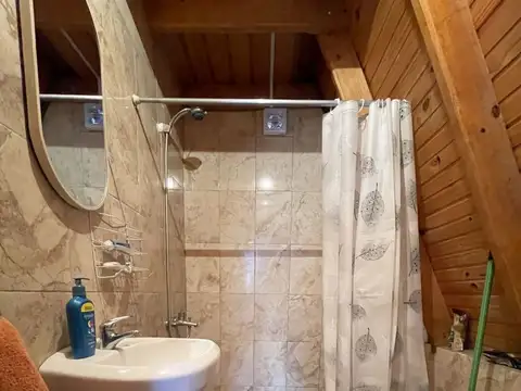 Cabaña con Gran Terreno en Venta en Altos del Real