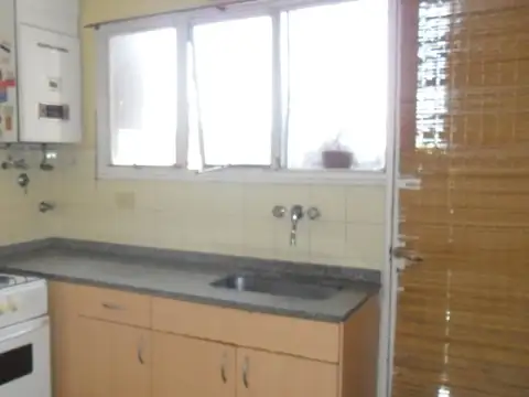 Departamento en Alquiler en Acassuso Vias  /  Santa Fe, $ 750.000