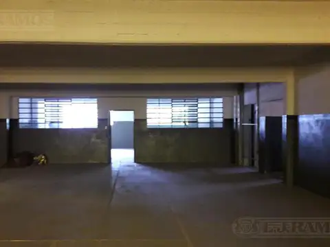 Galpon en Venta 30  mts Fondo