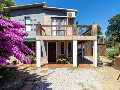 Casa en venta c/ cochera en Jaureguiberry