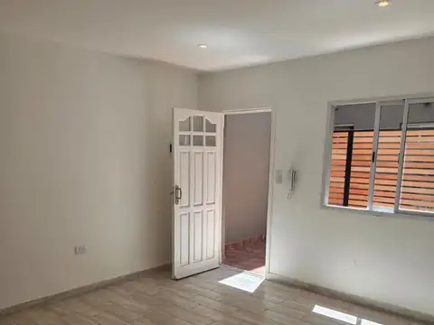 Depto Tipo Casa 2 ambientes con 1 baño