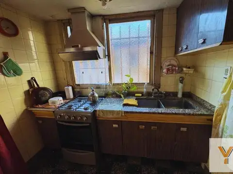 Casa Multifamiliar en venta - 3 Casas - El Palomar