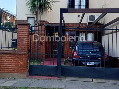 Casa Dúplex  en Venta en Moreno