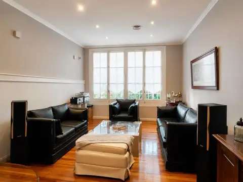Casa 5 ambientes con 3 baños