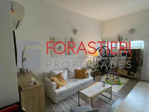 CASA 4 AMBIENTES EN EXCELENTE UBICACION