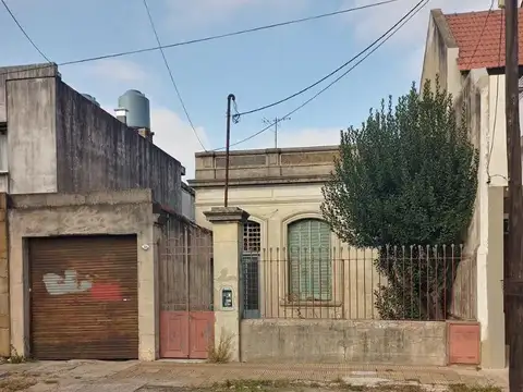 Joaquin V Gonzalez 700