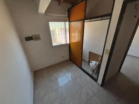 Depto Tipo Casa en Alquiler en Villa Ballester, $ 450.000