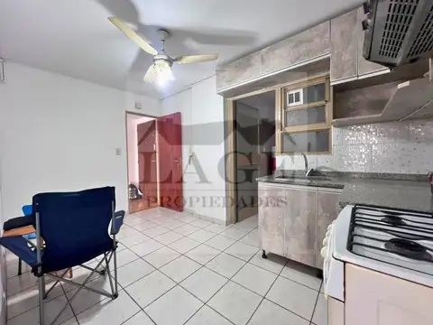 DEPTO 4 AMB C/ BALCON CORRIDO AL FRENTE