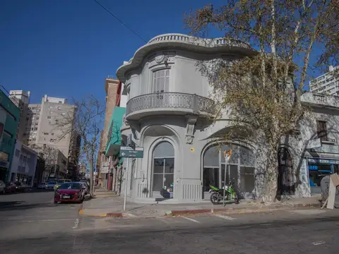 Venta casa y local Centro renta de 11% 4 dor 