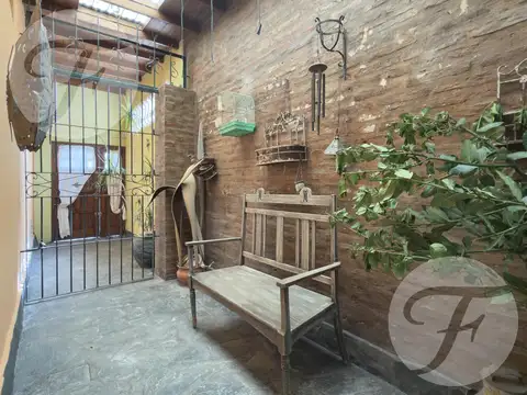 Casa en Venta en San Pedro – Lavalle 545 – 2 Dormitorios   Oficina   Jardín   Piscina   Cochera