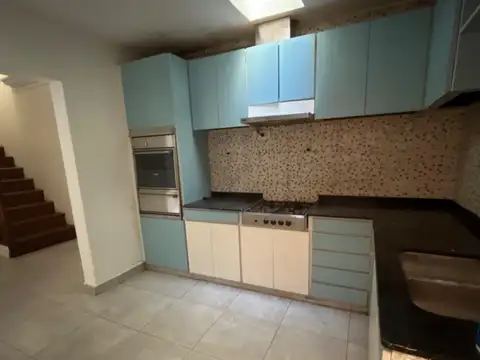 Depto Tipo Casa en Alquiler de 4 dormitorios