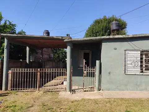 Casa | 2 Dormitorios | Cochera | Fray Luis Beltrán