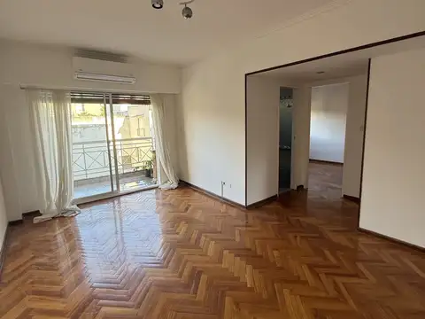 EXCELENTE SEMIPISO DE 2 AMB AL CONTRAFRENTE, CON BALCON, LAVADERO, 46M2.- COCHERA CUBIERTA!