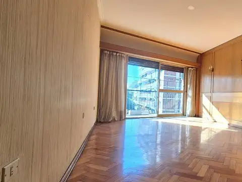 Departamento al frente 3 amb c/ dependencia - c/ balcon en P.Rivadavia - Caballito