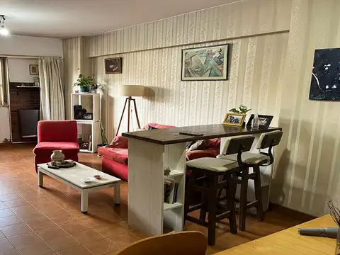 Exc Dto. 5A. Living + Comedor. 4 Dormitorios Cocina + Lav. 2