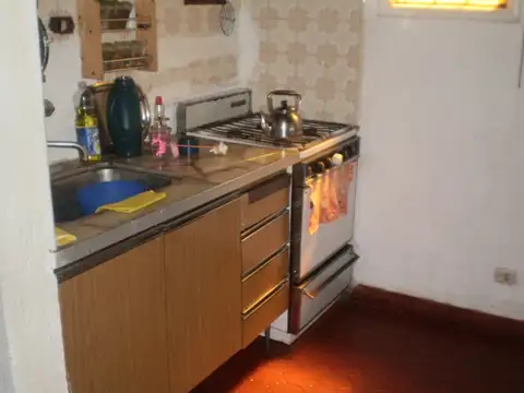 Casa 3 ambientes con 1 baño