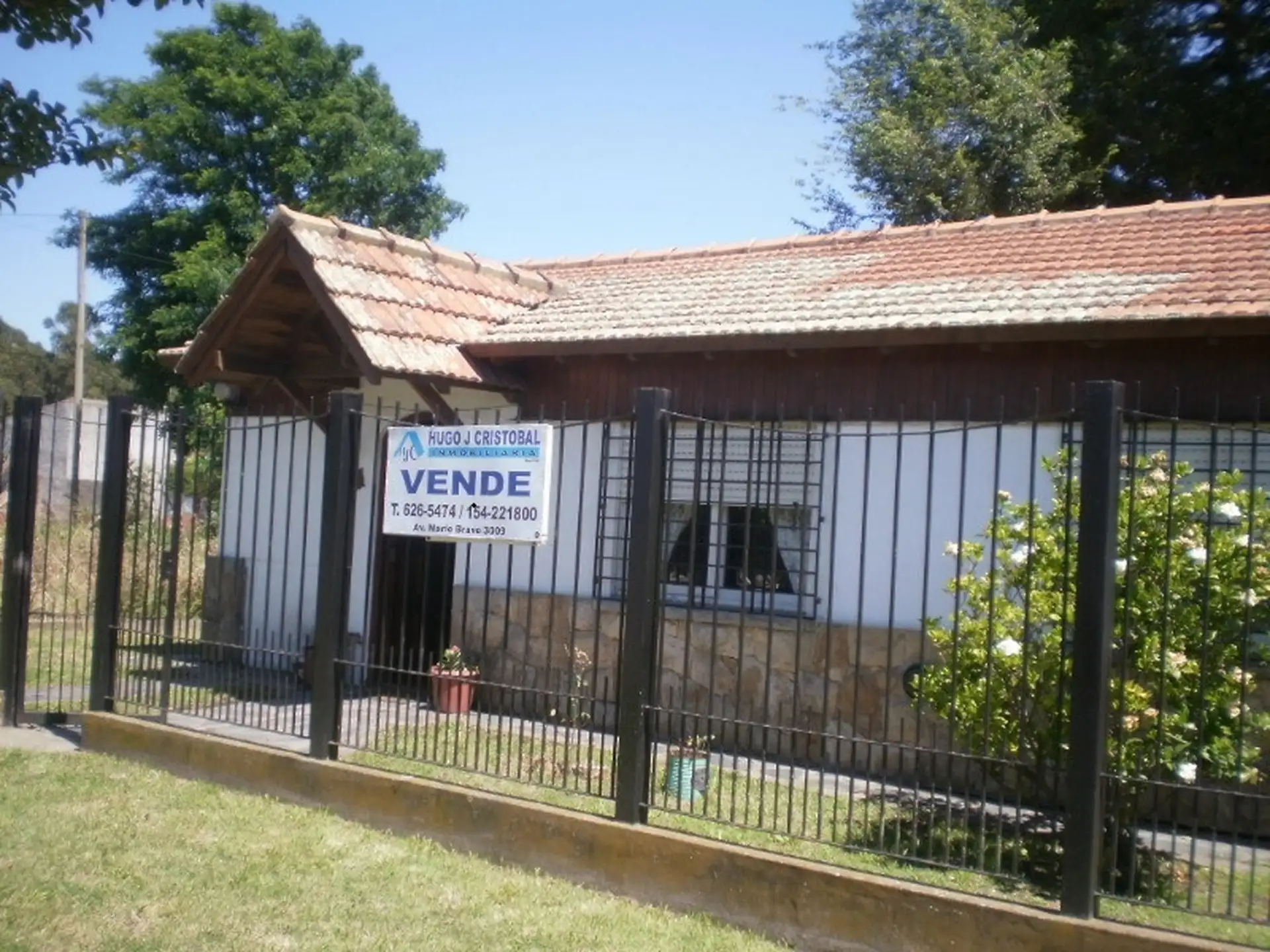 Casa 3 Ambientes en El Barrio El Jardin