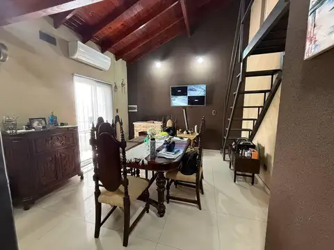 Casa 5 ambientes con 3 baños