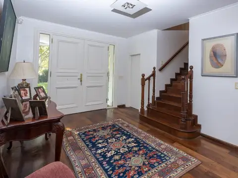 AVDA PRESIDENTE PERON 2375