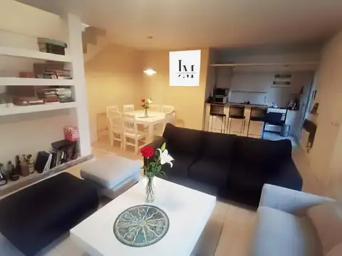 Casa 4 ambientes con 2 baños