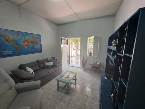 Casa 5 ambientes con 1 baño