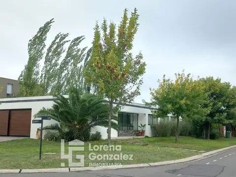 Av. De Los Lagos