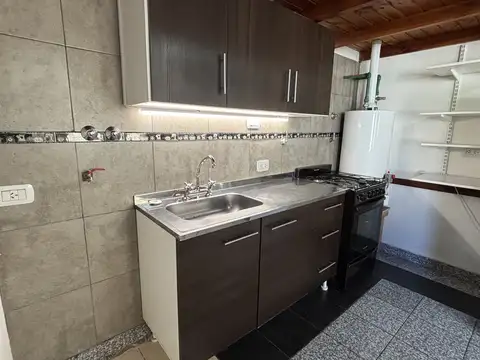 Casa 2 ambientes con 1 baño