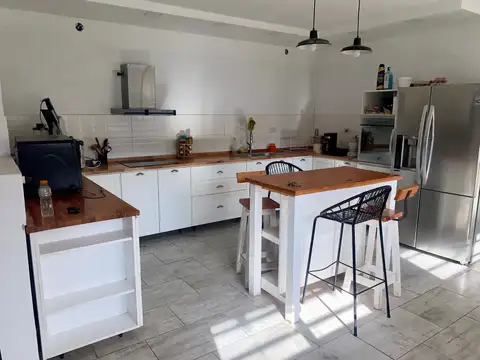 Coihue Nº3258 e/ Mercedes