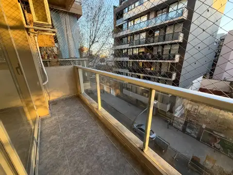 Monoambiente con balcón al frente Villa Urquiza