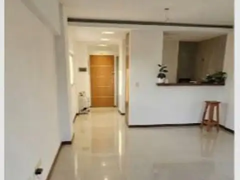 Monoambiente al frente con balcón en Villa Urquiza