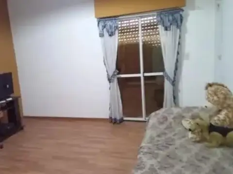 oportunidad amplia casa en venta en Los Hornos