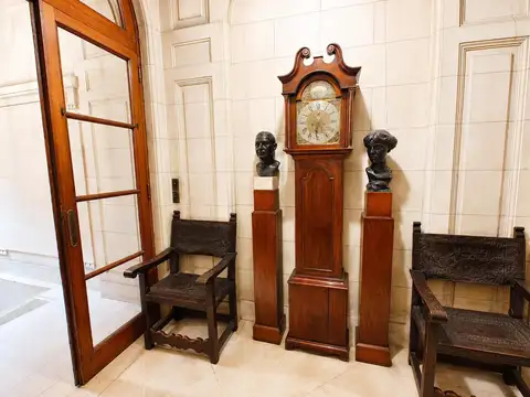 Casa 10 ambientes con 3 baños
