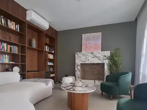 Casa en Venta con 3 cocheras