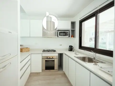 Departamento en Alquiler con 1 cocheras