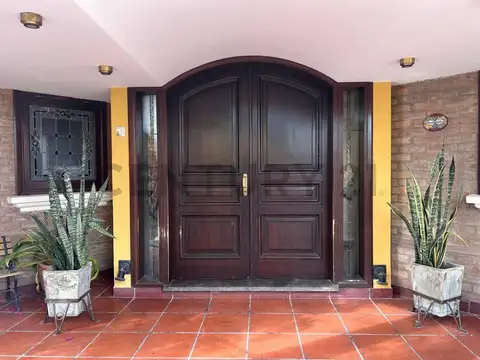 PASAJE MONSEÑOR ALVAREZ 400
