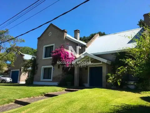 Excepcional casa de dos plantas en Rincón del Indio 