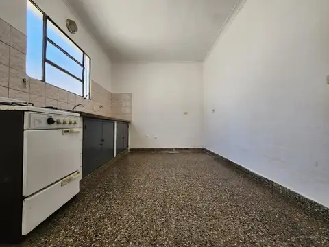 67 E/ 22 Y 23 , Piso 1