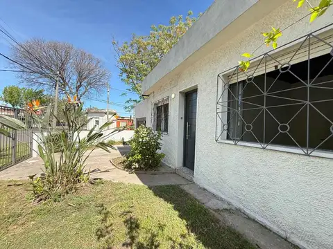 VENTA CASA EN LA TEJA 3 DORMITORIOS PATIO GGE X 2
