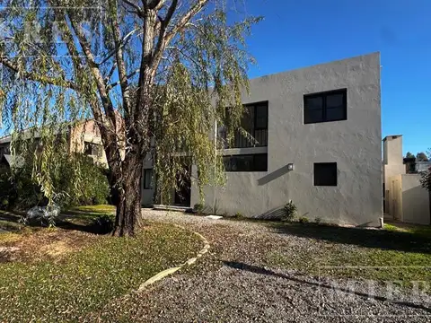 Casa en Alquiler de 3 dormitorios