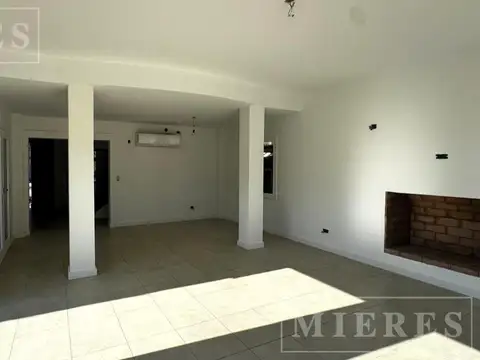Casa en Alquiler en El Portillo, USD 2.000