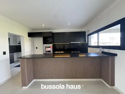 Casa 6 ambientes con 3 baños