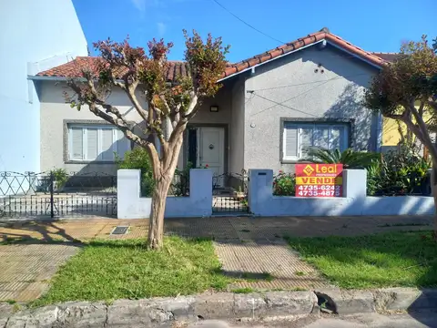 Chalet 3 ambientes muy bien ubicado