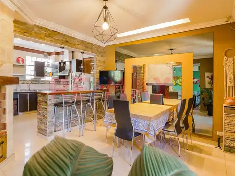 Depto Tipo Casa 5 ambientes con 2 baños