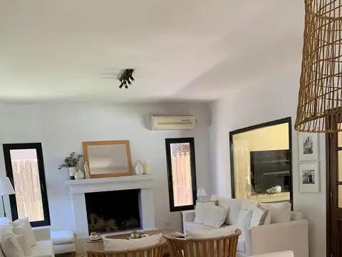 Casa en Alquiler de 3 dormitorios