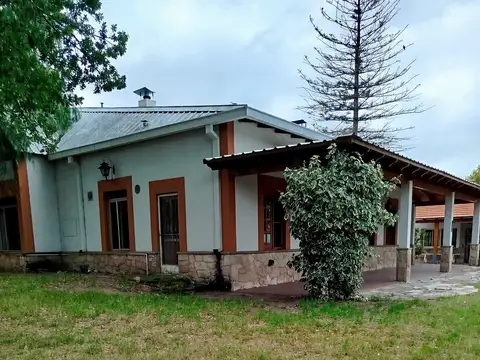 Casa 6 ambientes con 5 baños