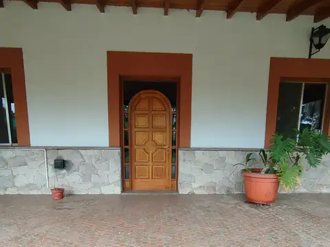 Propiedad en esquina con gran terreno y potencial de desarrollo