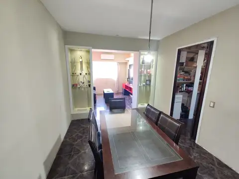 Venta departamento de 4 ambientes en Mataderos.